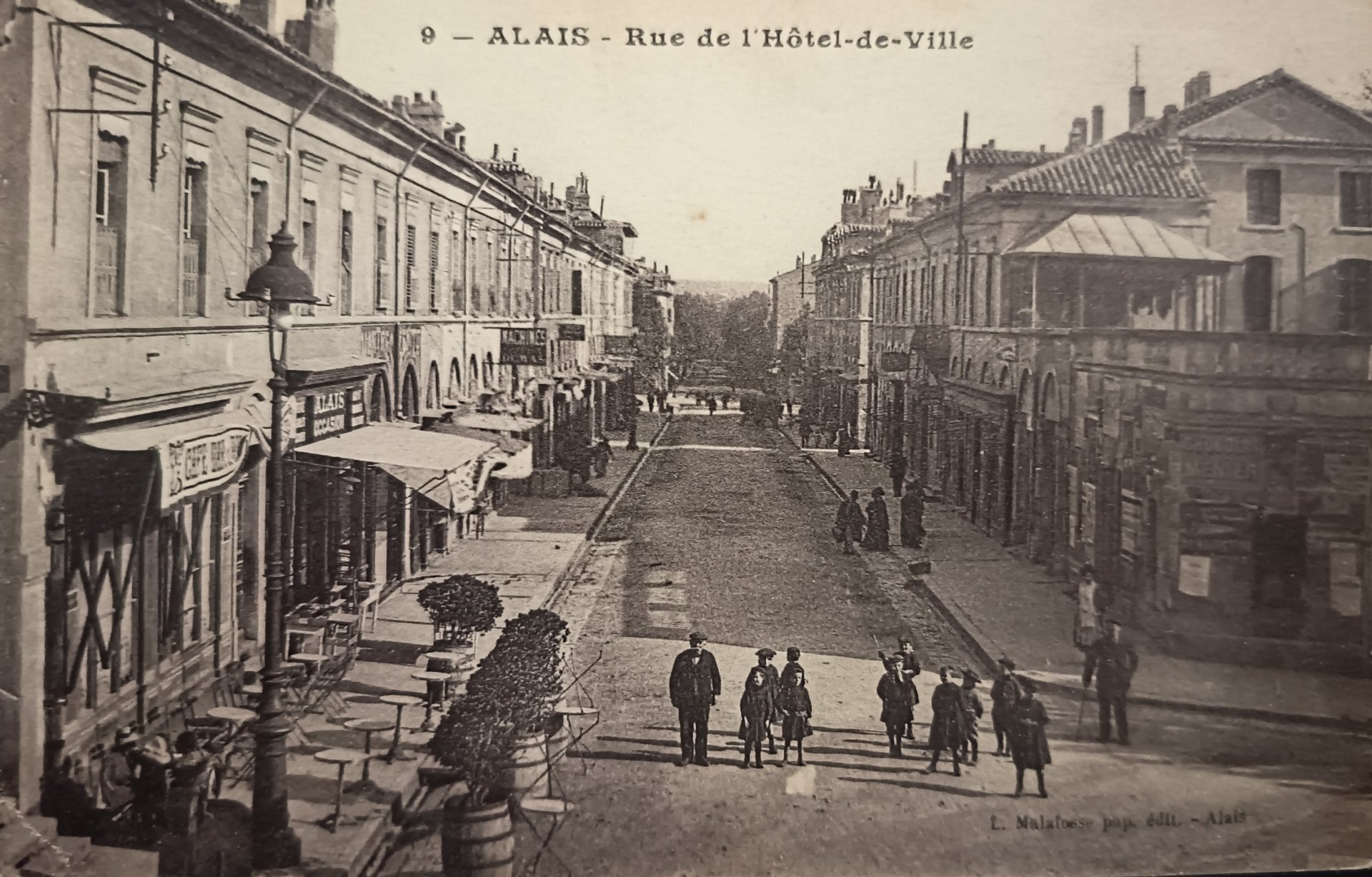 CPA Ales - rue de l'hôtel de ville