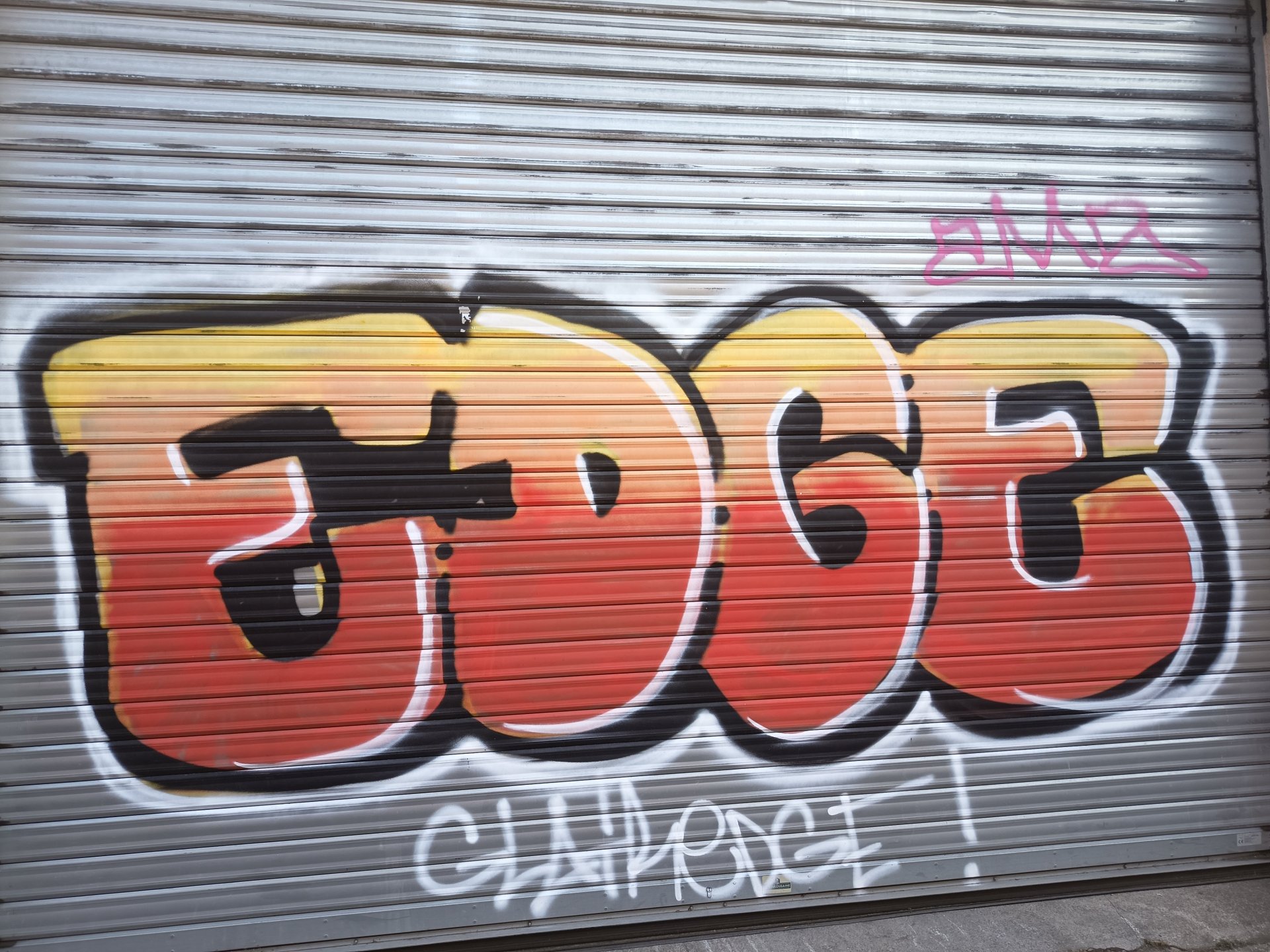 graff Alès rideau fermé