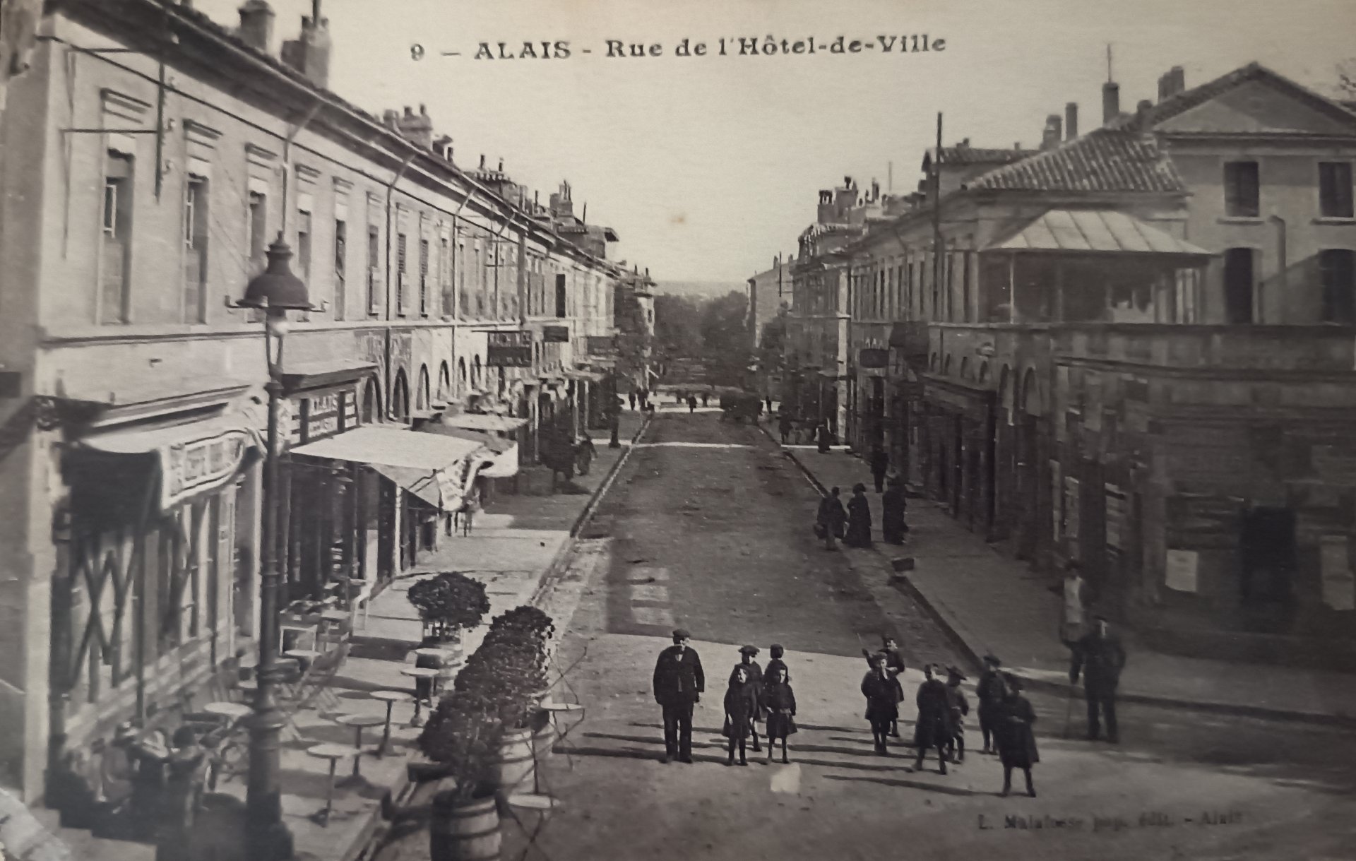 CPA - carte postale ancienne - Alès - GARD
ALAIS - Rue de l'hôtel de ville