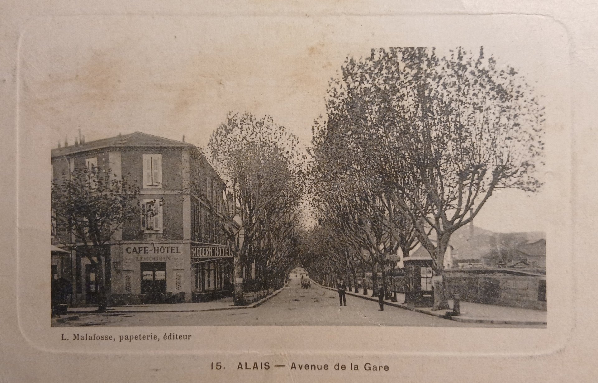 Alès - avenue de la Gare.
CPA - Carte postale ancienne
