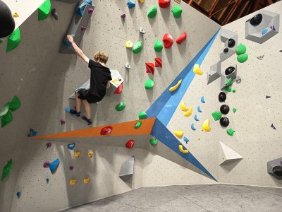 Salle d'escalade Alès.
Avec l'association esca'seynes