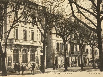 Carte postale ancienne d'Alès
ALAIS - La poste