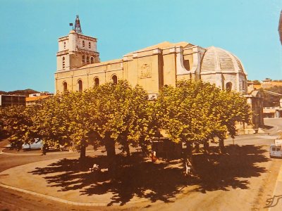 CPA semi-moderne
Carte postale ancienne la cathédrale St jean - XVIIIième
Alès Gard