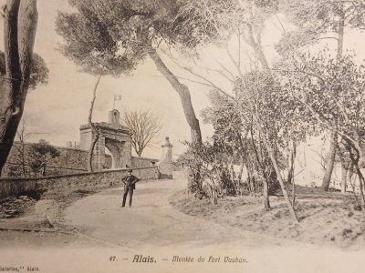 Alès montée du fort Vauban
Carte postale ancienne - CPA