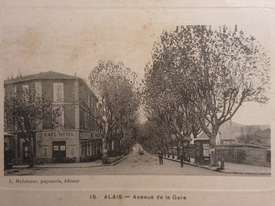 Alès - avenue de la Gare.
CPA - Carte postale ancienne