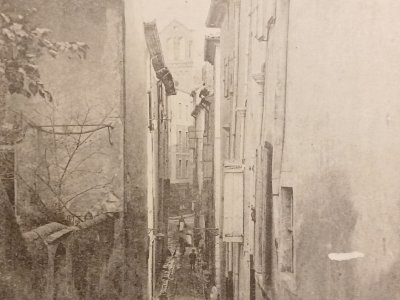 Carte postale ancienne - Alès ALAIS
Rue Ferdinand Carteyrade et temple
